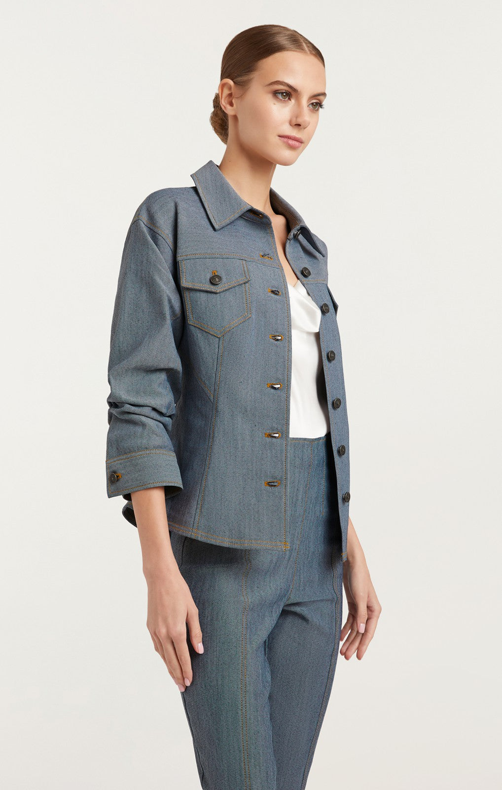 Women Reverse Denim Scrunched Canyon Jacket Light Indigo