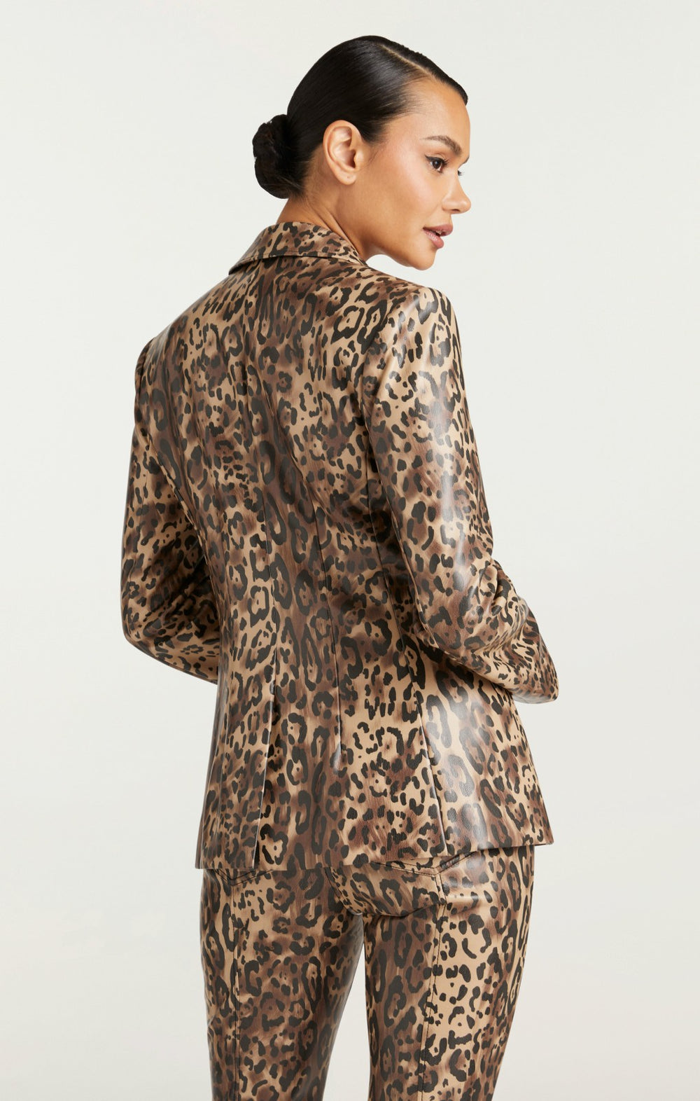 Women Leopard Vegan Leather Cheyenne Blazer Black/Sahara