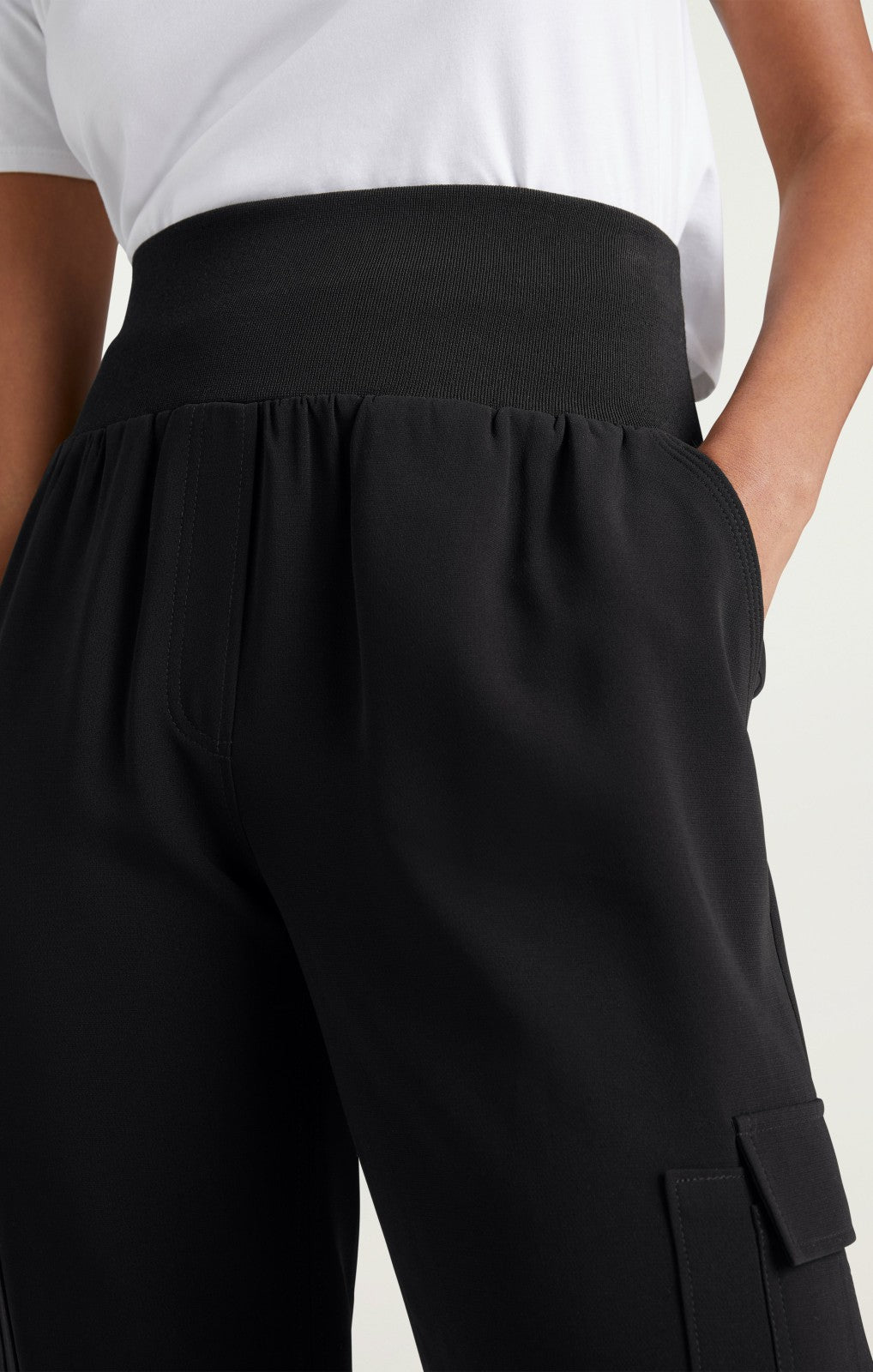 Women Crepe Giles Pant Black