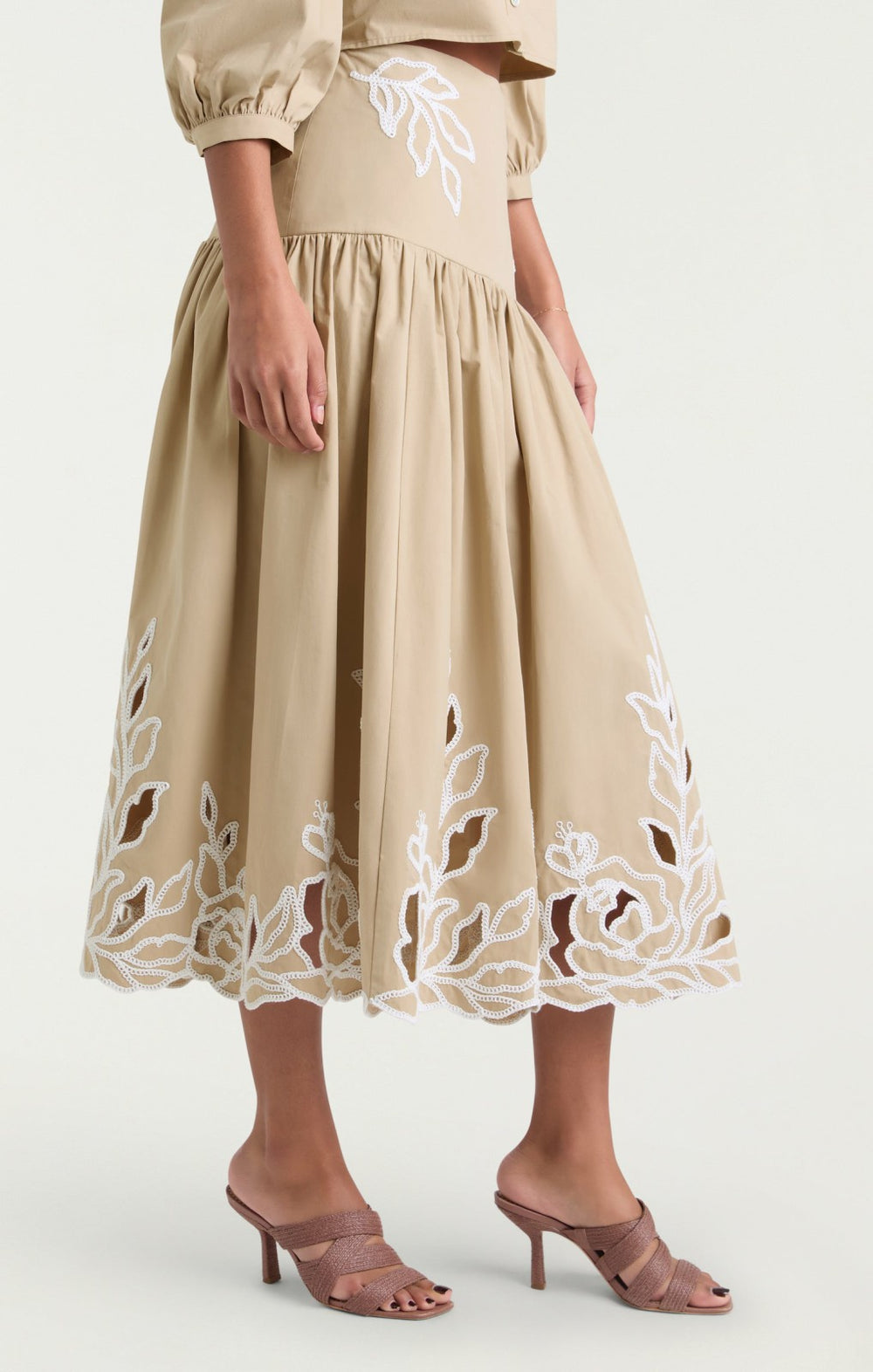 Women Trailing Peonies Tilda Skirt Khaki/White