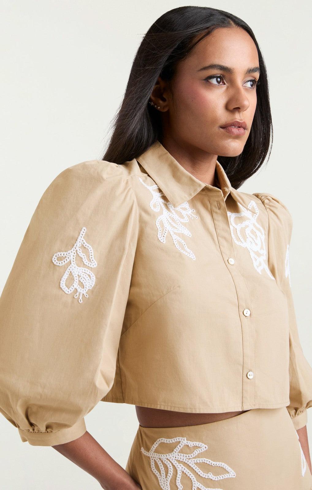 Women Trailing Peonies Tilda Top Khaki/White