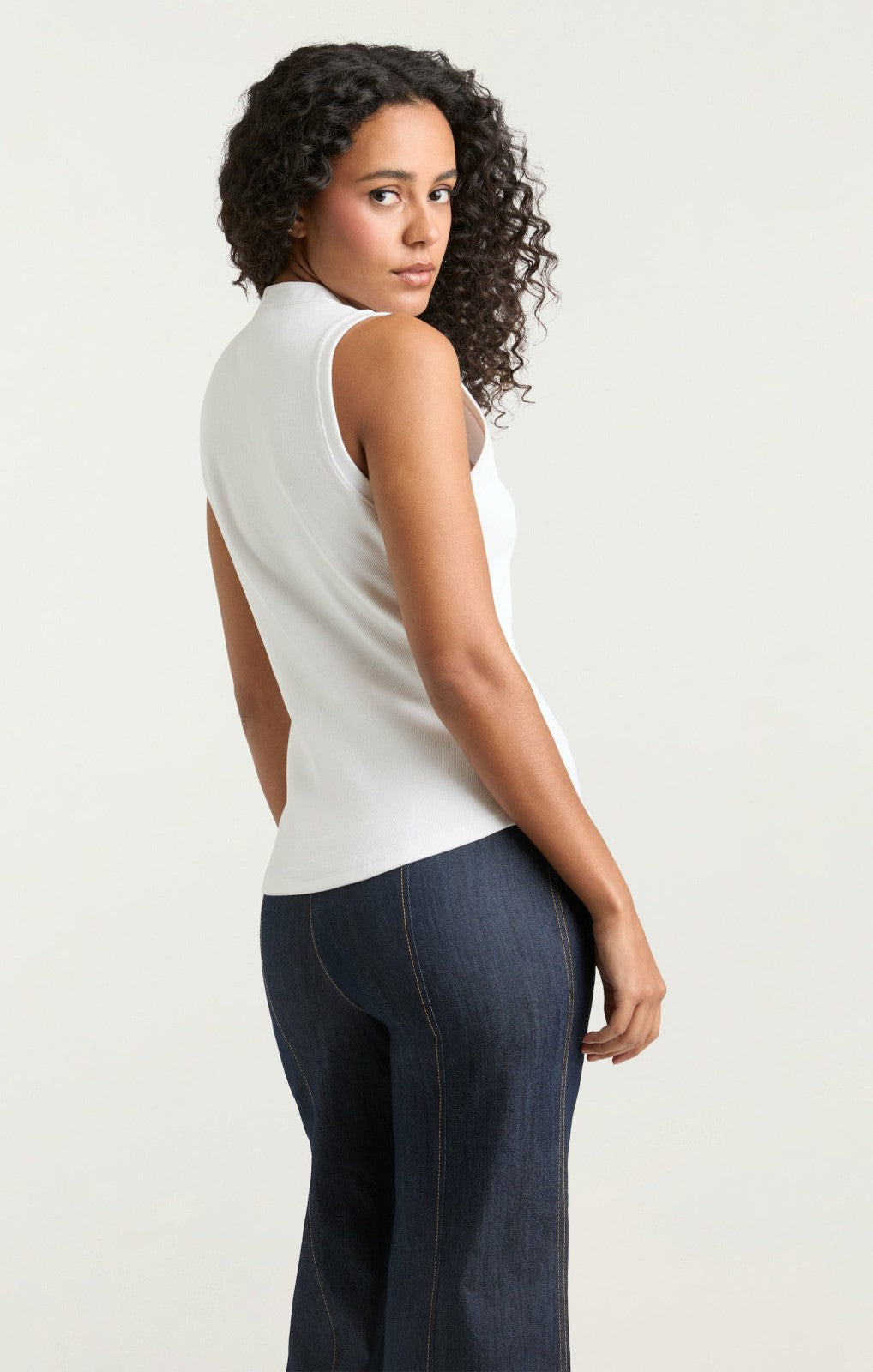 Women Sleeveless Beverly Top White