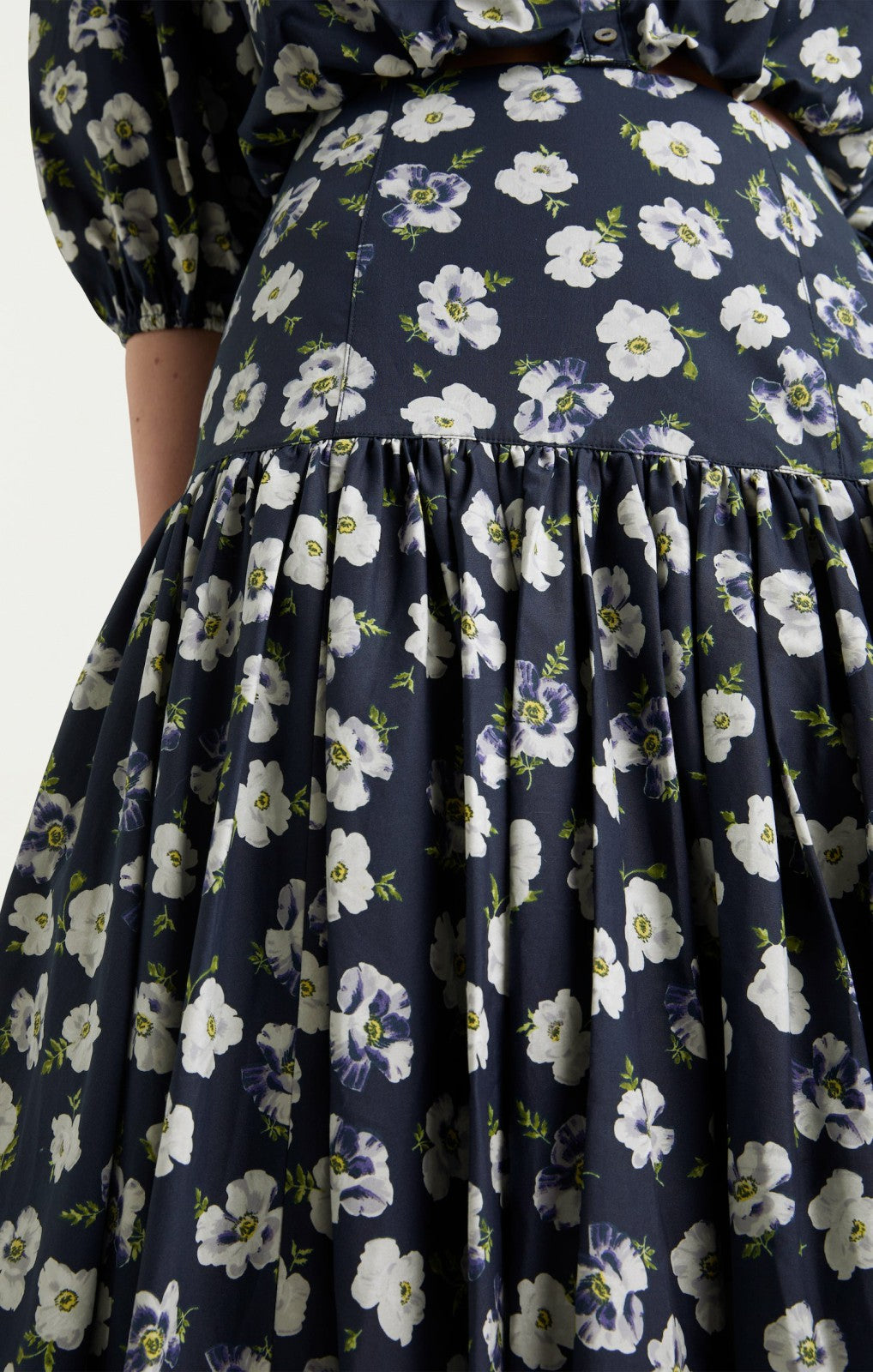 Women Mini Tossed Poppies Ellah Skirt Navy Multi